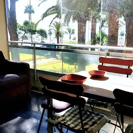 Les Pieds Dans L'eau *