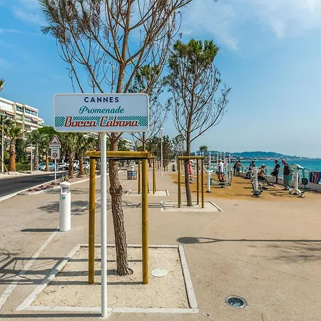Les Pieds Dans L'eau * Cannes