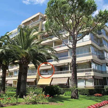 Les Pieds Dans L'eau Apartment