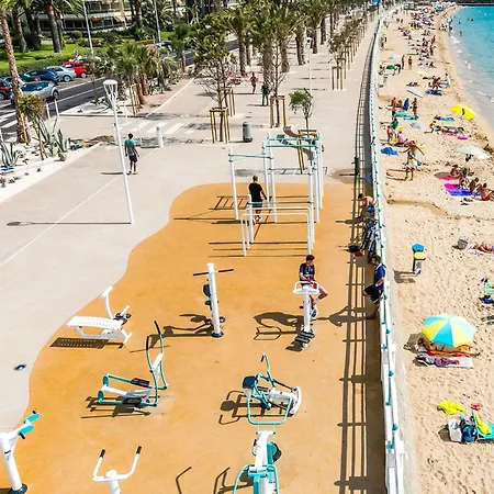 Les Pieds Dans L'eau